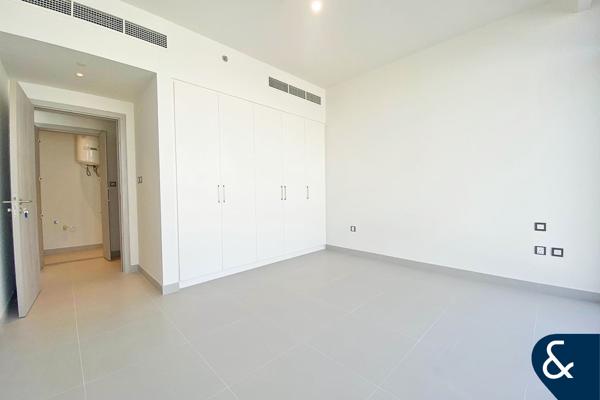 Water View |Large Layout| Vacant On Transfer