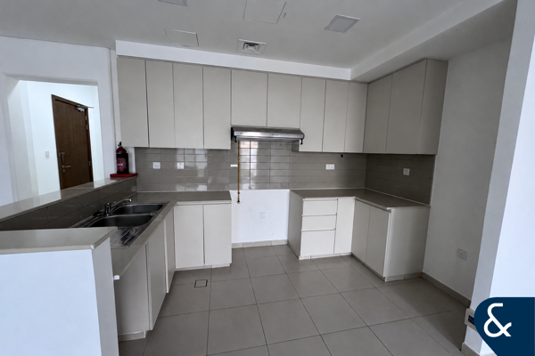 4 Bedroom | Park Backing | Vacant June 10th