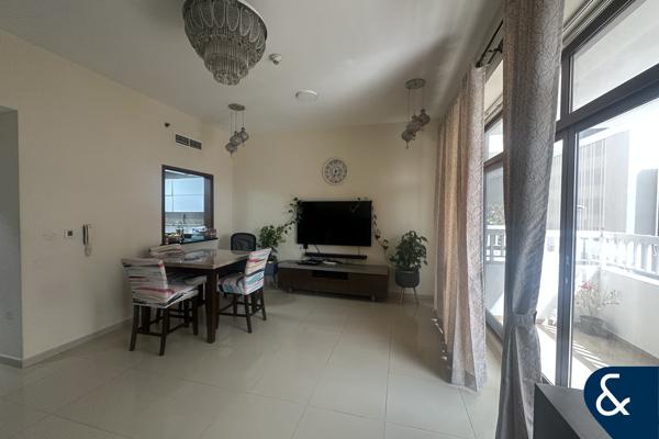 CORNER UNIT | HUGE LAYOUT | 2 BED MAIDS STORE