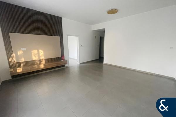 Close to Pool | Corner Villa | Vacant