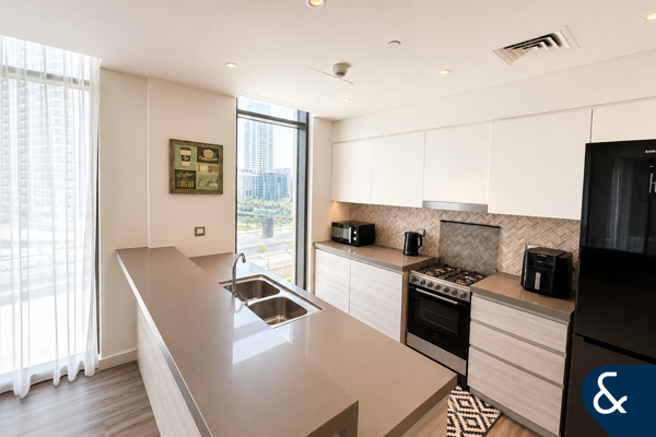 Vacant On Transfer | 2 Bedroom | Corner Unit