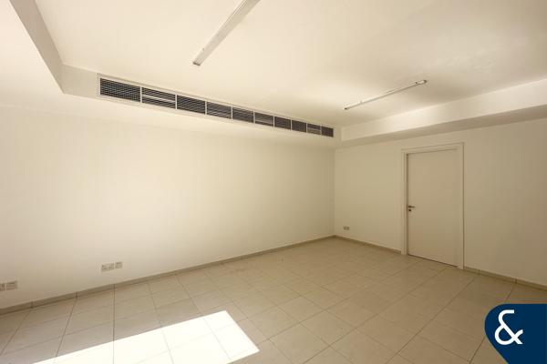 Back-to-back | Spacious | Close to Park