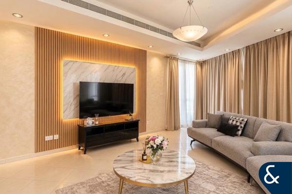 Marina Views | Upgraded | Maids Room
