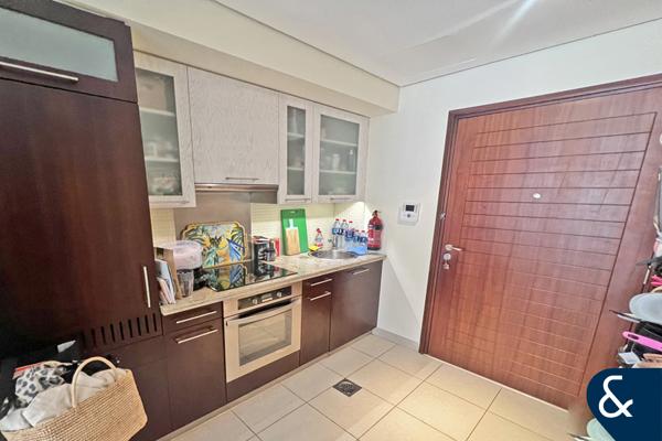 Large Studio |  Boulevard View | Downtown