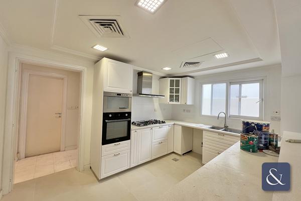 LAKE VIEWS | 5 BED  | TYPE 11 | VACANT