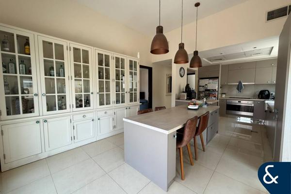 Large Corner Unit | Three Beds | Upgraded