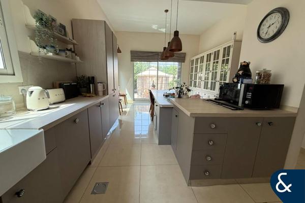 Large Corner Unit | Three Beds | Upgraded