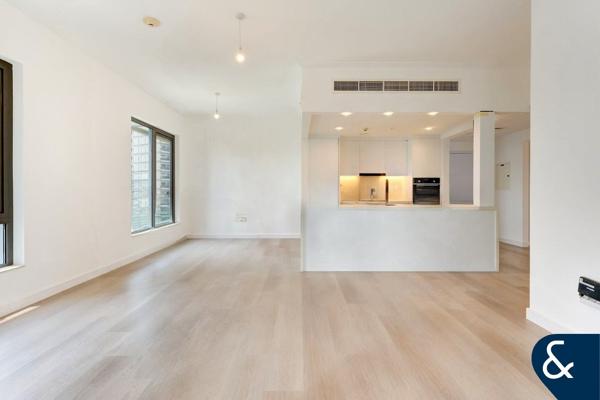 Upgraded 1 Bedroom Apartment In South Ridge