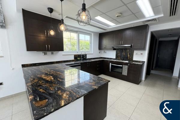 Close to Park | 3 Bed | Upgraded Kitchen