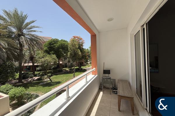 Furnished | Corner Unit | Walk To The Metro