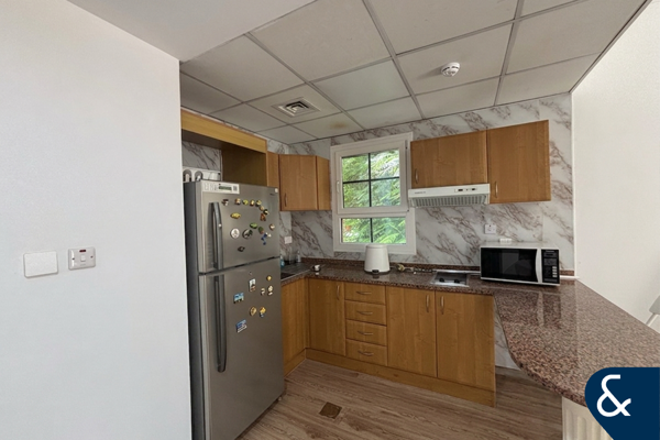 Furnished | Corner Unit | Walk To The Metro