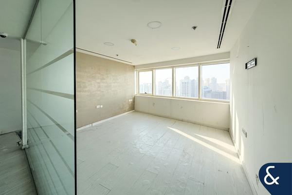 Premium Office Space | Vacant | Corner Unit