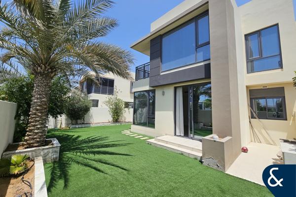 Single Row | Vacant | Landscaped Garden