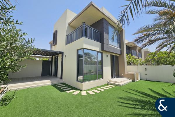 Single Row | Vacant | Landscaped Garden