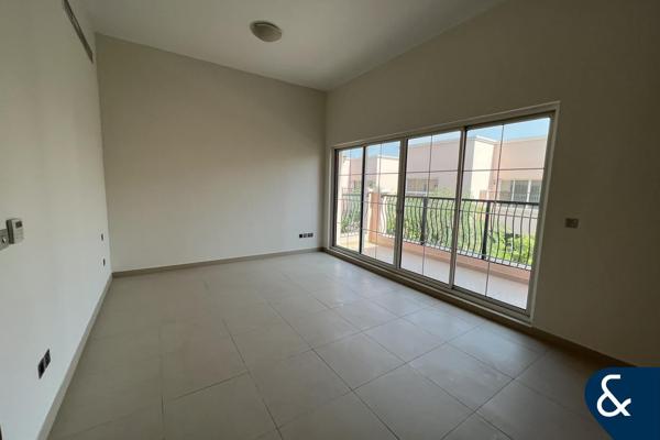 Beautiful | 4 bed+ Maids| avail mid of Sept
