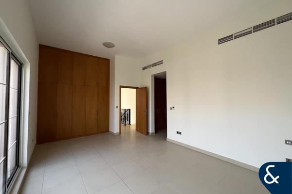Beautiful | 4 bed+ Maids| avail mid of Sept
