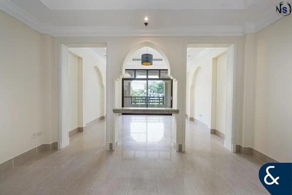 Vacant Now | Lake View | Prime Location