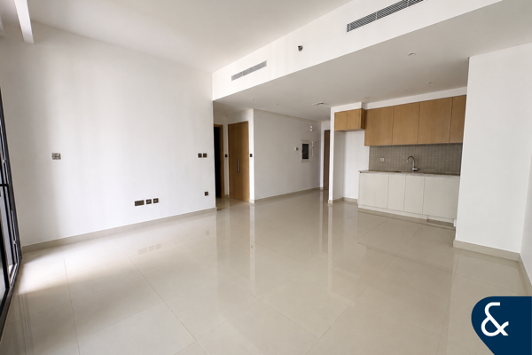 One Bed | Spacious | Unfurnished | Mid floor