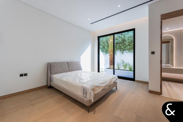 6 Beds | Infinity Pool | Basement Cinema - Image 24