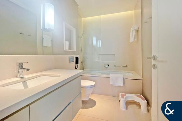 Luxury Living | Vacant Now | Furnished