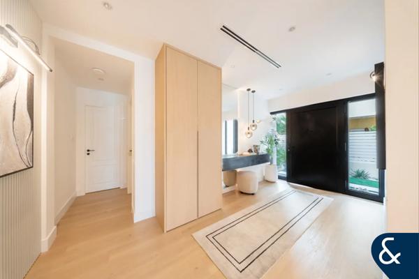 Amazing Lake & Skyline View | 4BR Type E