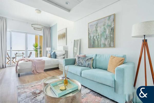 Studio | Fully Renovated | Close to Metro