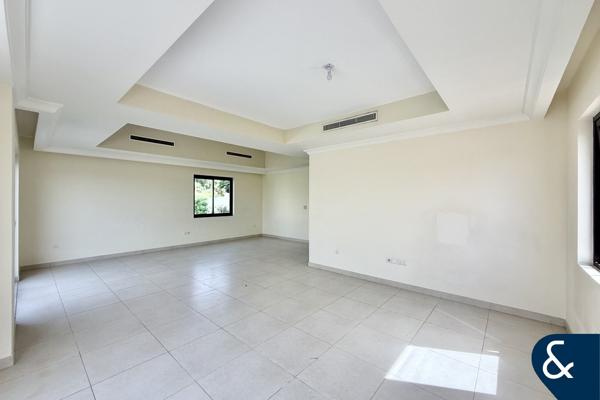 Large Corner Unit | Close to Pool | Vacant