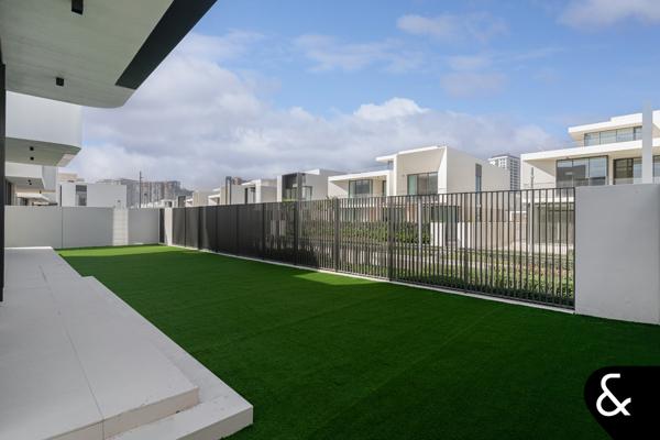 Lagoon View | Brand New | 5 Bedroom