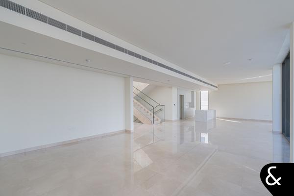 Lagoon View | Brand New | 5 Bedroom