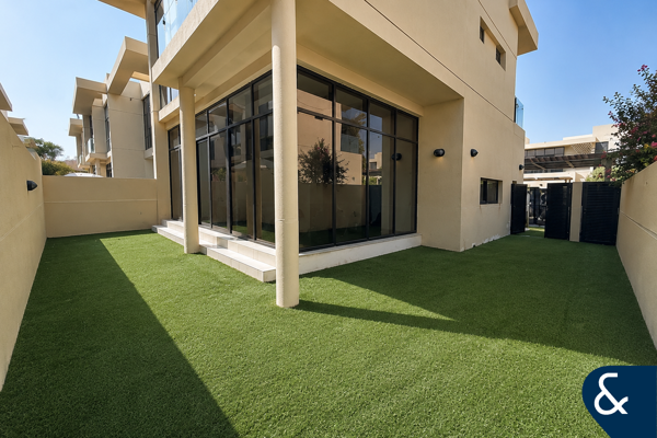 3 Beds | Vacant Now | Close To Beach Park