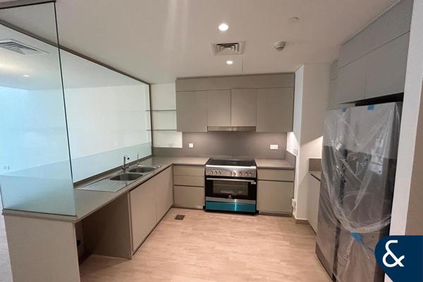 Rare 3 Bedrooms | Vacant Now | Beach Views