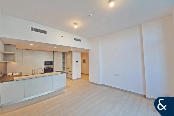 2 Bedroom | Ellington Building | Mid December