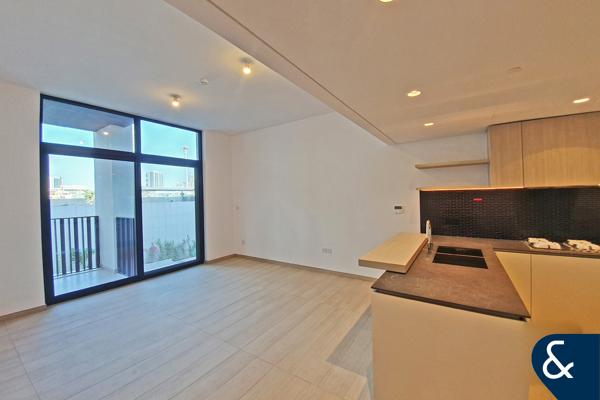 2 Bedroom | Ellington Building | Mid December
