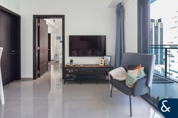 Furnished | High Floor | Ready to Move-In