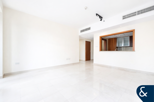 Fountain View | Spacious | Prime Location