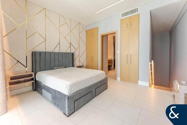 Burj Khalifa View | Furnished | Vacant