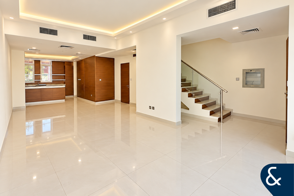 CLOSE TO PARK | 4 BED PLUS MAIDS | VACANT