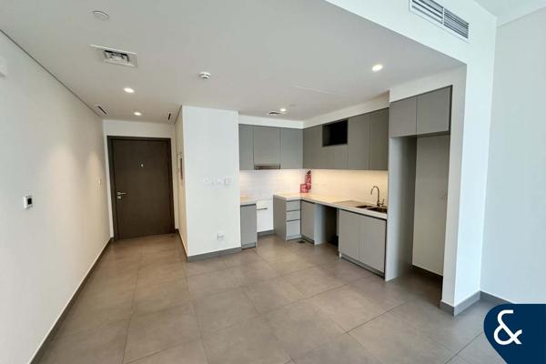 High Floor  |  Two bedrooms  |  Vacant