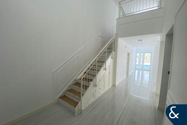 Upgraded | 5 Beds Villa | Golf Course View