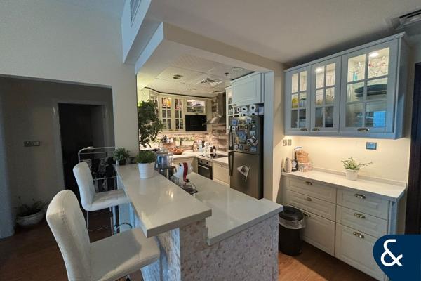 Upgraded | Vacant On Transfer | 1 Bedroom
