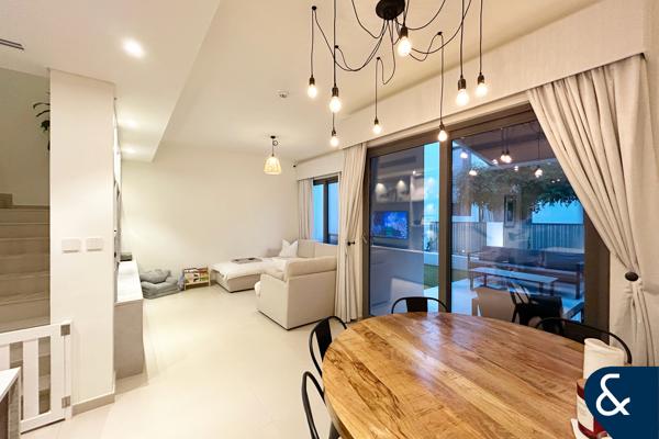 Exclusive | 3 Beds | Opposite Pool and Park