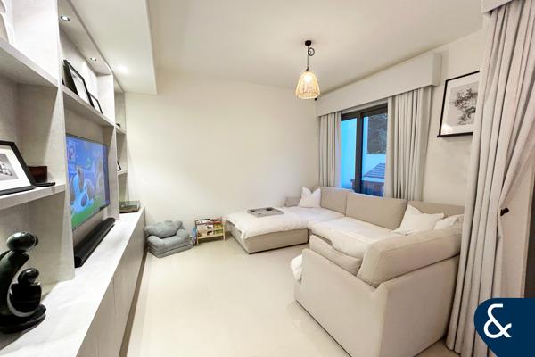 Exclusive | 3 Beds | Opposite Pool and Park