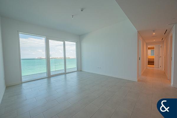 La Vie | Sea Views | Direct Beach Access