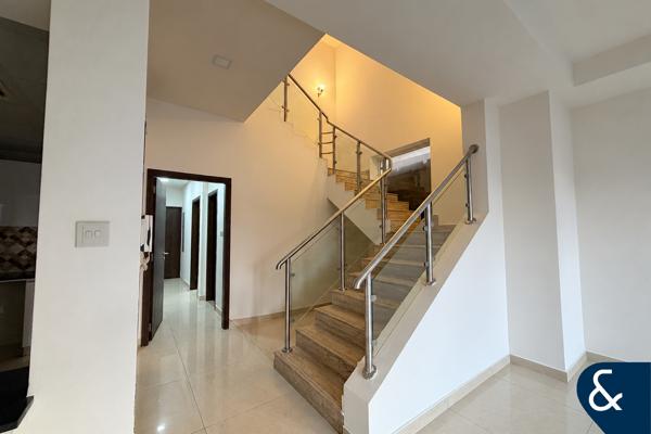 5 Bed Villa | Unfurnished | Available Now