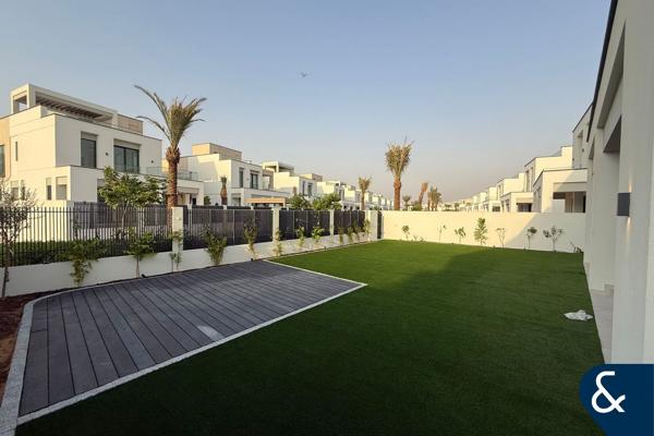 Great Location | Huge plot | Available Now