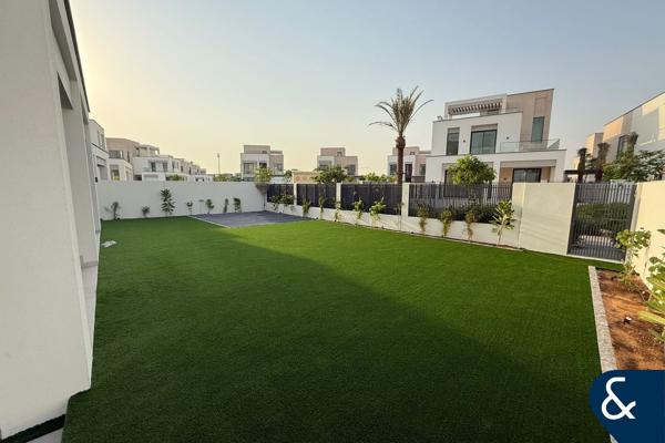 Great Location | Huge plot | Available Now