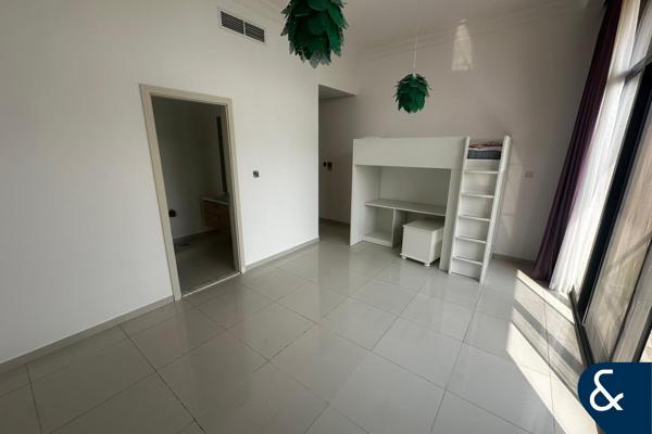 Single Row I Unfurnished I Corner Plot