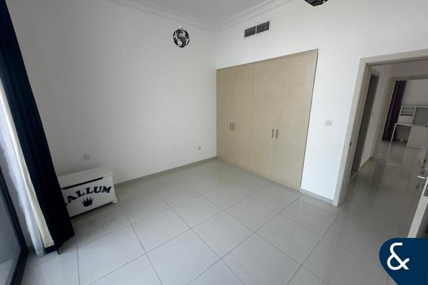 Single Row I Unfurnished I Corner Plot