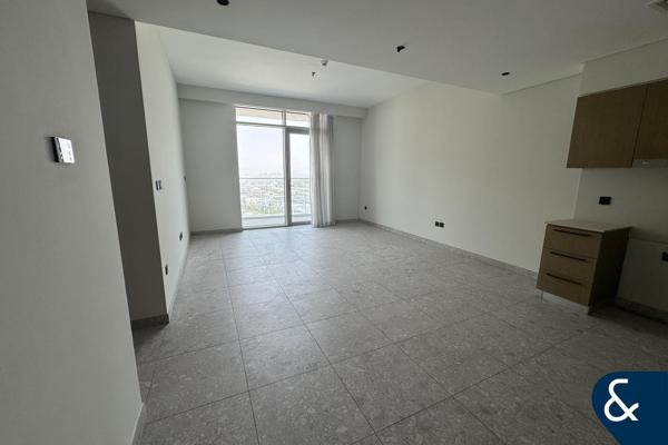 Golf View | Vacant on Transfer | 2 Bedroom