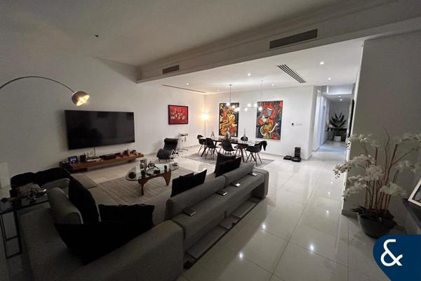 HUGE PLOT | Single Row | Rare Property